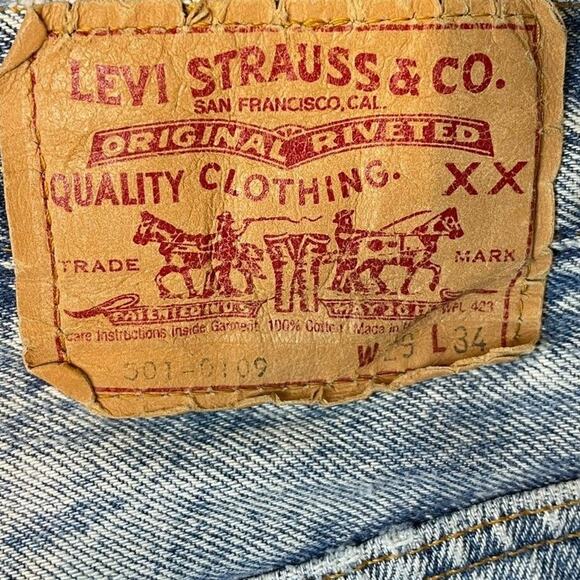 Vintage LEVIS 80s Mens (28 X 32) Jeans Red Tab 501 Acid Wash Thrashed Denim FLAW - Picture 5 of 6